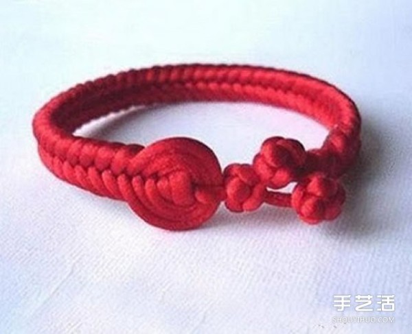 Chinese style red rope bracelet weaving tutorial, illustrated method of weaving a red rope bracelet