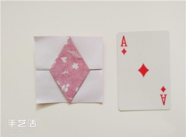 Illustration of the origami method of playing card diamonds and hearts