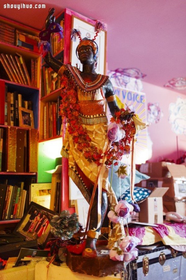 The immortal legendary master in the fashion industry ZANDRA RHODES