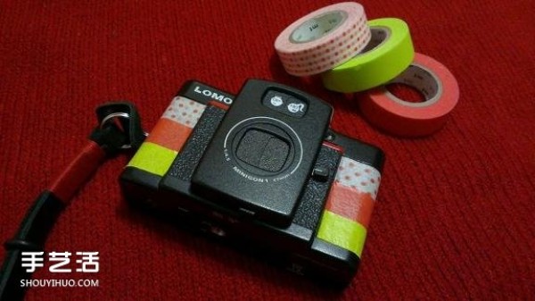 Renovate and renovate old cameras and renovate and renovate cameras using DIY tape and paper