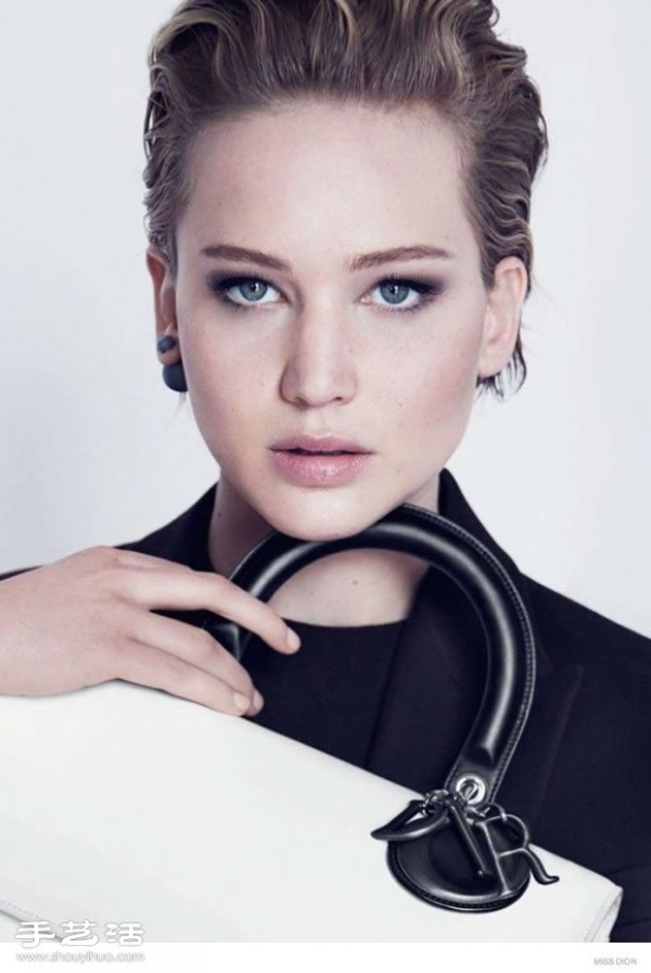 Jennifer Lawrence performs in Miss Dior handbag advertisement