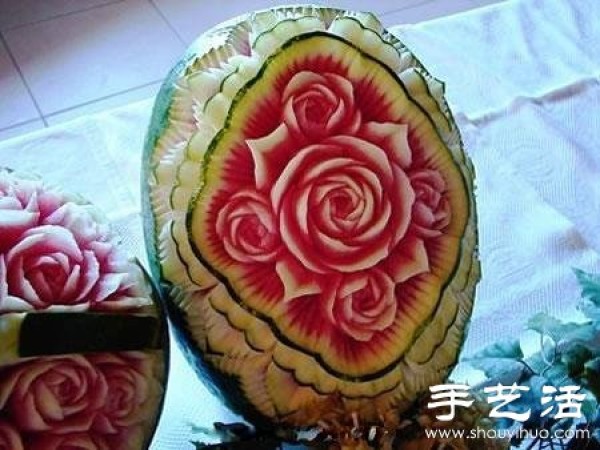 Exquisite peony watermelon carvings