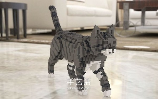 Pictures of DIY three-dimensional cat models using mini Lego blocks