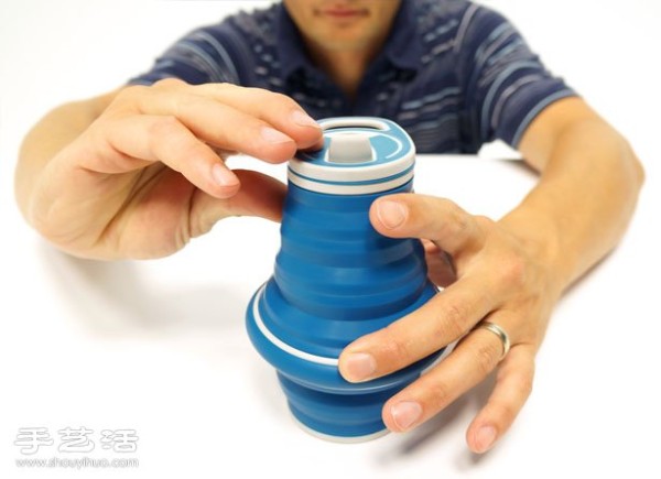 Hydaway, a collapsible water bottle suitable for various journeys