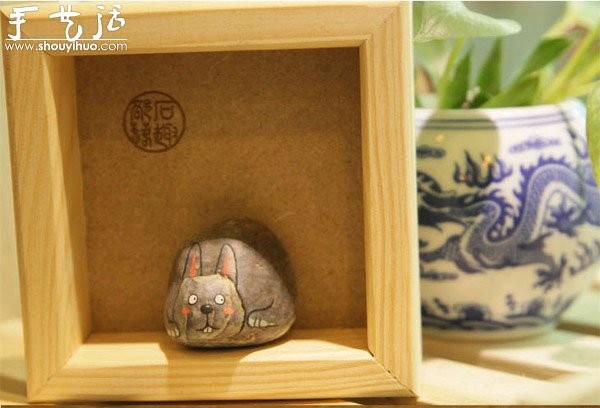 Appreciation of very cute little rabbit stone paintings