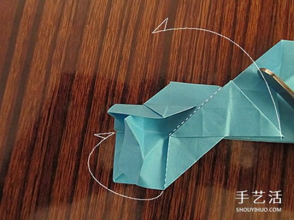 The origami method of the skull illustrates the process of folding the skull