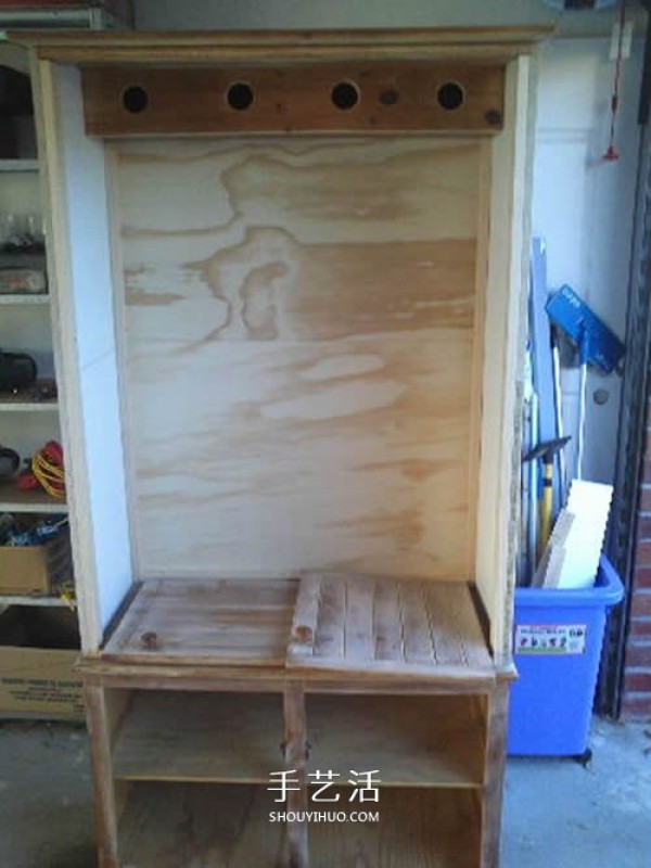 The process of transforming an old bookcase into a bird cabinet and the method of making a homemade wooden bird cabinet