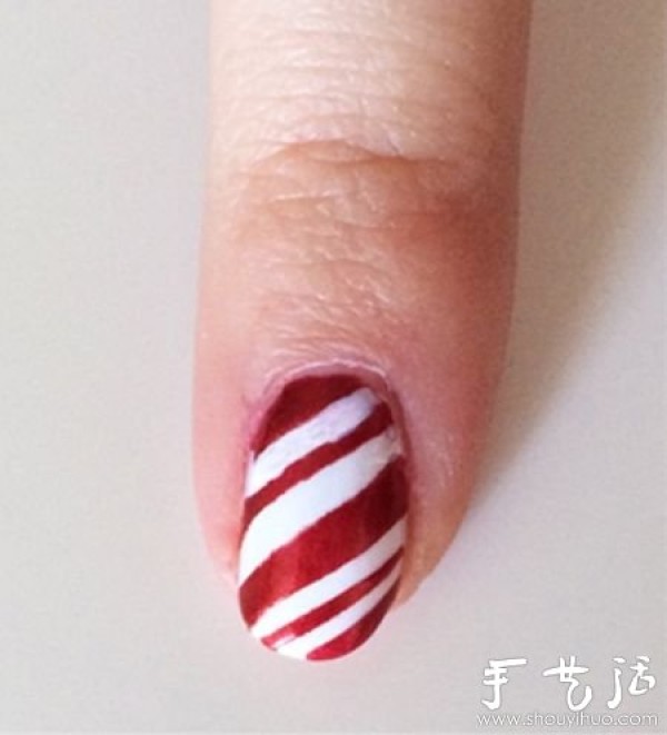 Sweet and fashionable candy-style striped manicure simple DIY