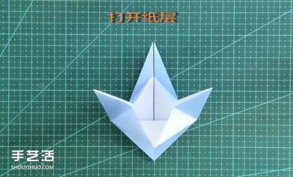 Handmade origami girls head illustration, step-by-step folding method for a girl with short hair