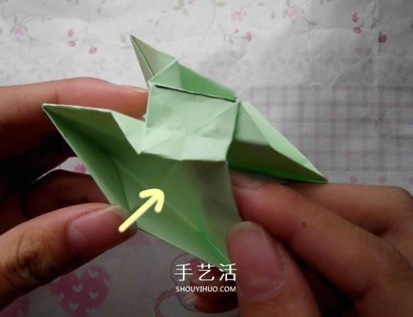 A tutorial on how to fold a diamond rose and a tutorial on how to fold a diamond rose