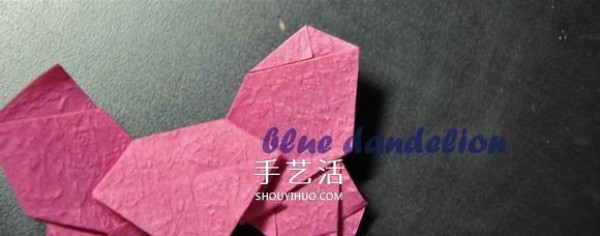 Illustration of how to fold a romantic butterfly heart. Step-by-step diagram of origami butterfly heart.