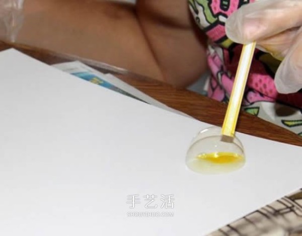 Creative New Years greeting card DIY using soap bubbles to draw beautiful patterns