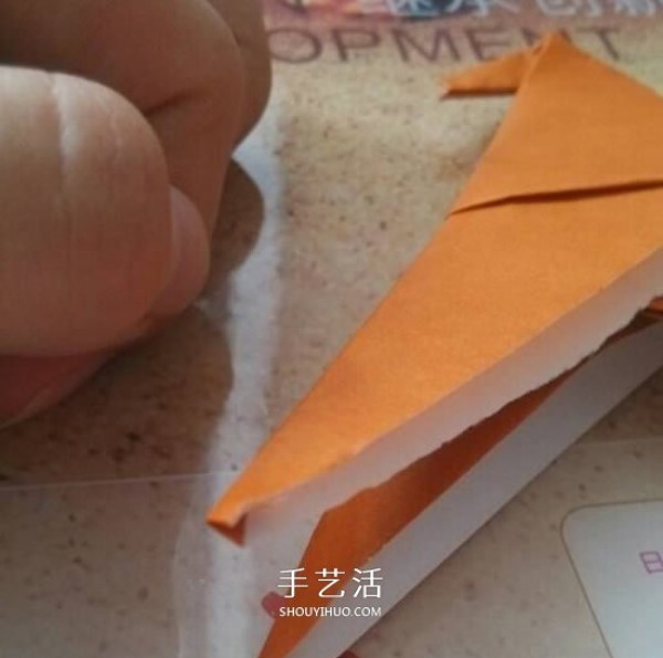 How to make an origami horse with illustrations of the steps of folding a three-dimensional horse by hand