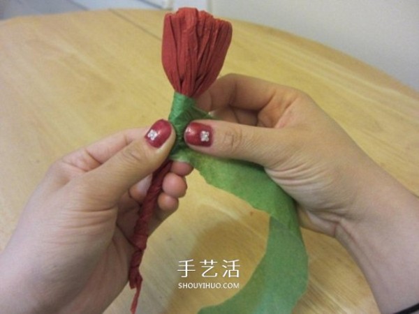 How to fold carnations with detailed illustrations and Mothers Day carnation origami tutorial