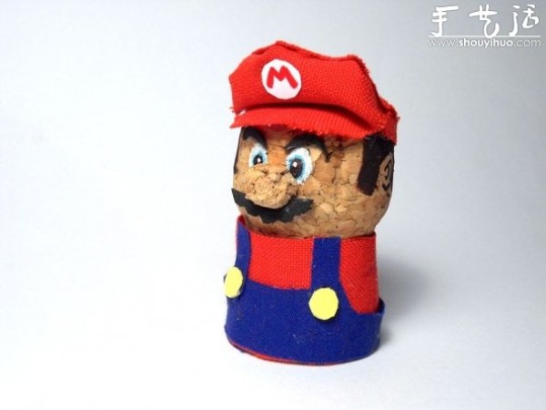 Tutorial on DIY Mario with red wine cork