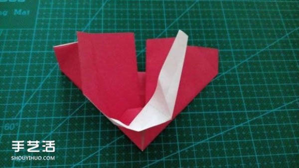 LOVE heart-shaped origami illustrated tutorial on how to fold LOVE love on Valentines Day