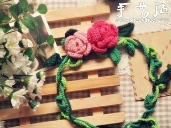 Crochet small fresh crochet flowers