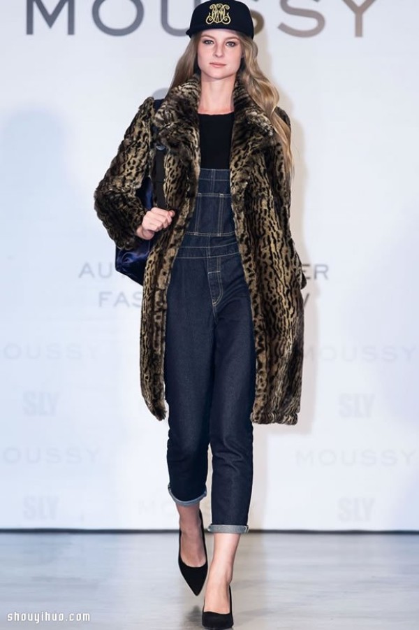 MOUSSY & SLYs autumn and winter womens clothing creates a British retro style