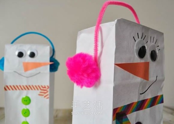 Tutorial on how to make handmade paper bag snowman puppets in kindergarten