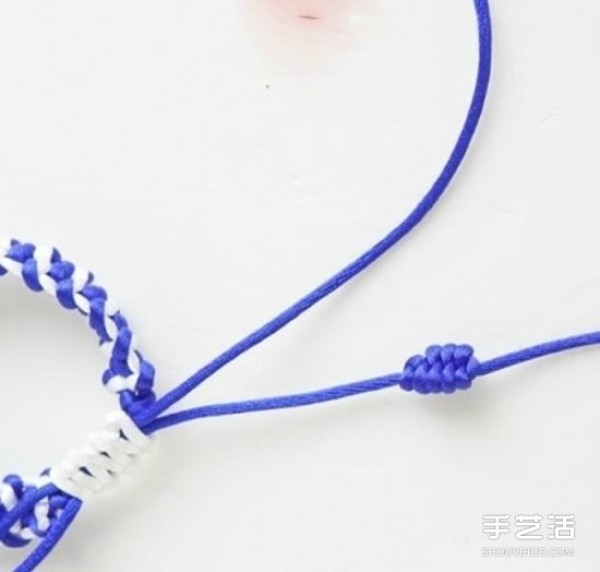 How to weave a blue and white porcelain bracelet, how to weave a DIY blue and white porcelain bracelet