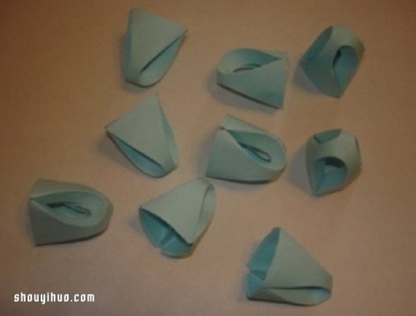 Three-dimensional flower ball origami step-by-step tutorial, cardboard origami tutorial