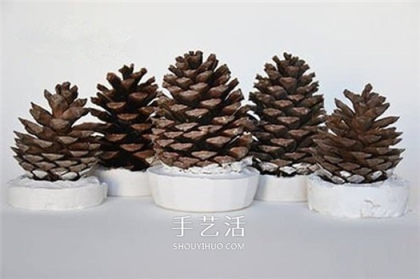 Tutorial on how to make homemade pine cone Christmas tree ornaments