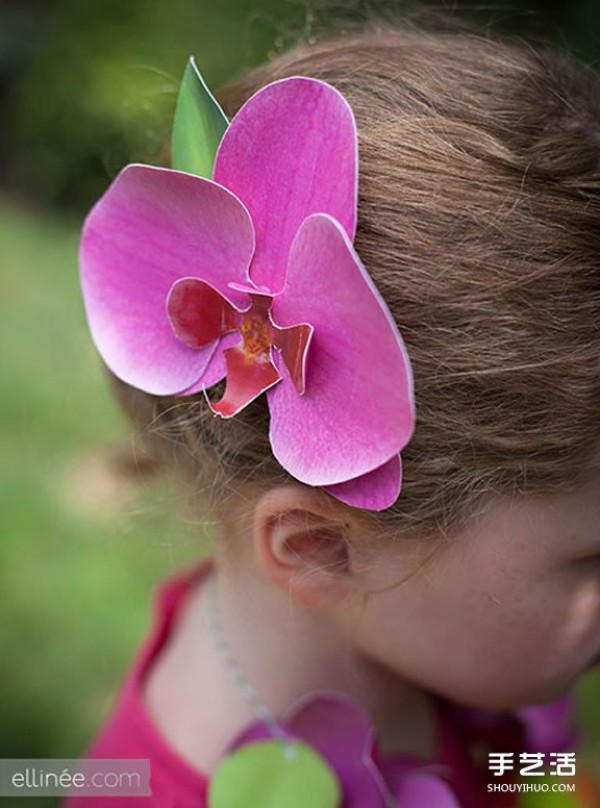 How to make handmade orchids, illustrated tutorial on folding cardboard orchids