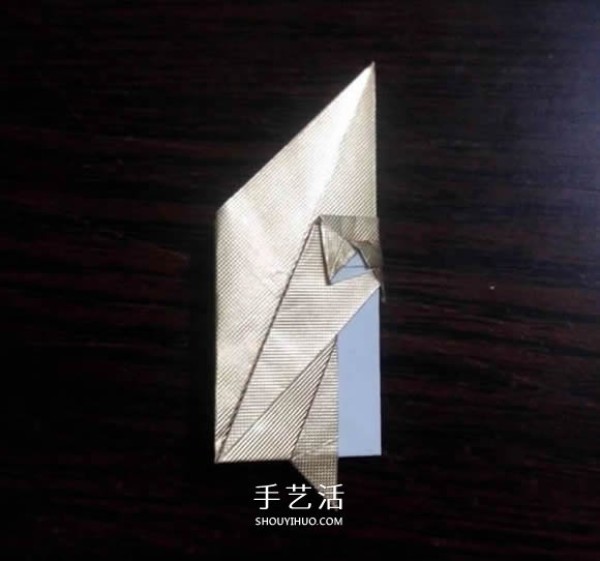 Using cigarette box paper waste and making origami three-dimensional owl illustration step-by-step