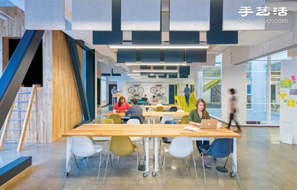 Lively and bright Bank of America Capital One office decoration