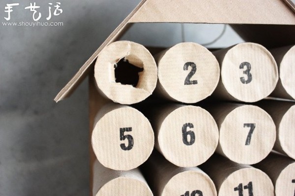 Environmental friendly small production: toilet paper roll DIY calendar