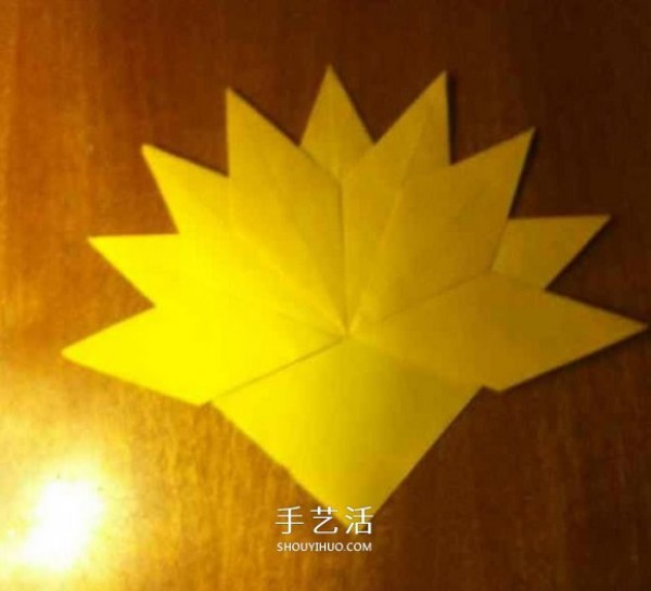 How to Origami Maple Leaf for Young Children, Simple Illustrated Tutorial on Folding Maple Leaf