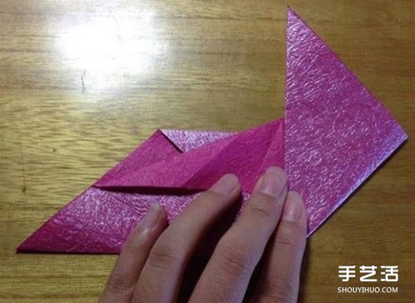 How to fold a tie and a heart, an illustration of the origami tutorial for a beautiful tie and heart