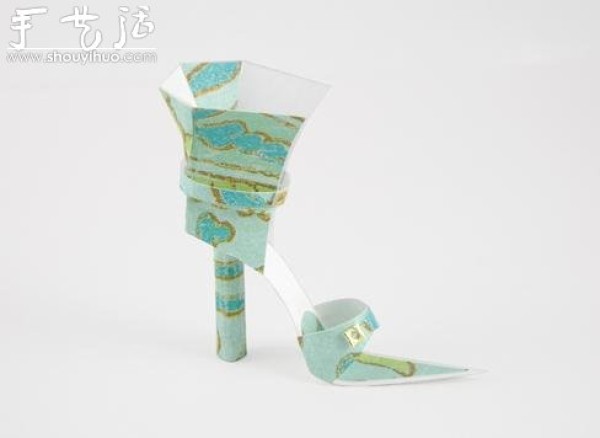 Appreciation of exquisite paper-cut works of womens high heels