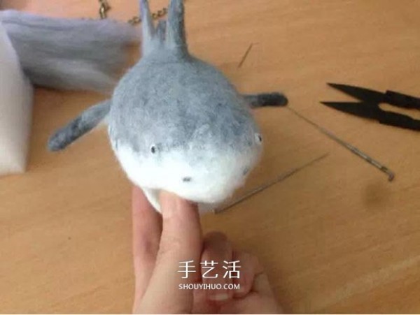 Wool felt shark key bag DIY wool felt key bag making method