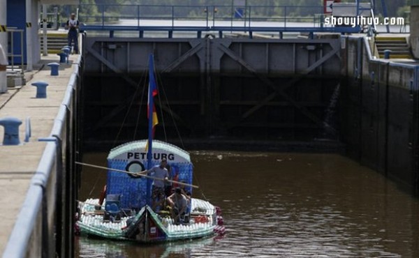 Collect 50,000 plastic bottles and DIY your dream boat! 