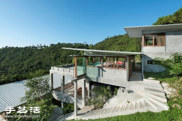 An open-plan holiday house design that embraces nature in Koh Samui Island, Thailand