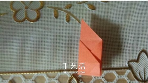 How to fold an octagonal paper box and illustrate the steps for making an origami rainbow box