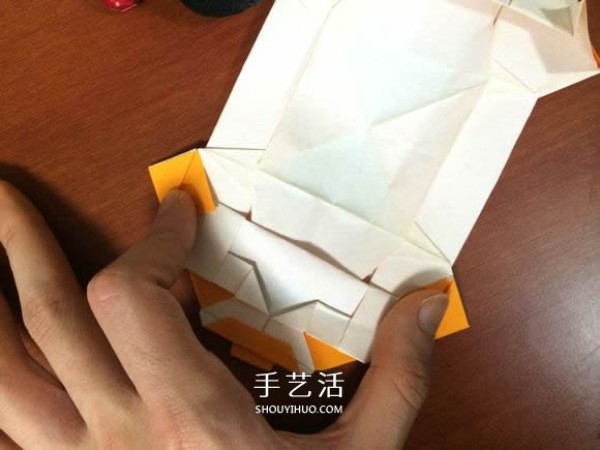 How to fold a complex three-dimensional sports car with detailed steps of origami sports car