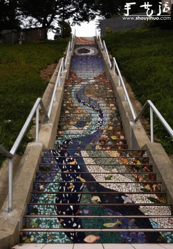 Fairytale-like and dreamy art steps