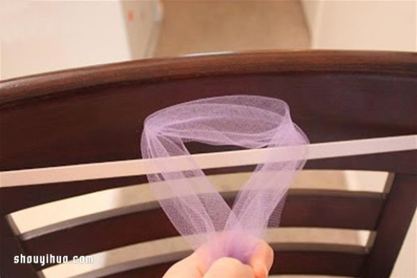 Very simple: Illustrated method of making a childrens ribbon skirt