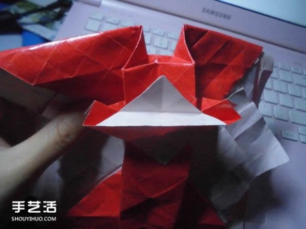 Kissing Fish Origami Illustration of the Super Complex Heart Folding Process