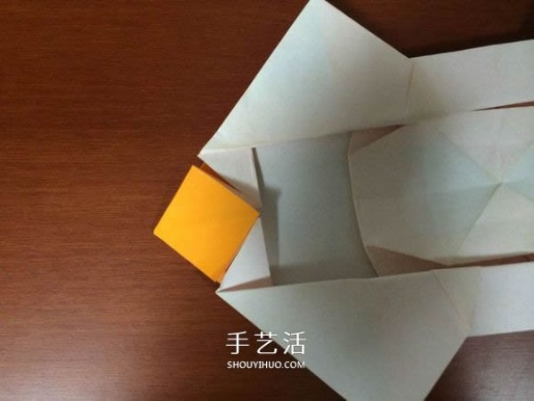 How to fold a complex three-dimensional sports car with detailed steps of origami sports car