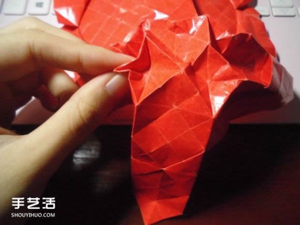 Kissing Fish Origami Illustration of the Super Complex Heart Folding Process