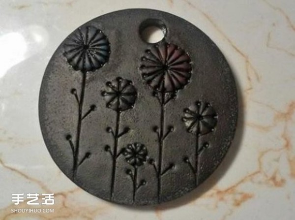 How to make a polymer clay necklace, ultra-light clay necklace DIY step-by-step illustration