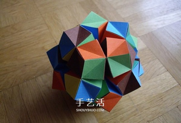 The steps of folding a paper ball and the picture of the detailed steps of origami balls