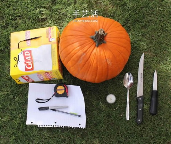 Detailed step-by-step illustration of making a Halloween jack-o-lantern with pumpkins