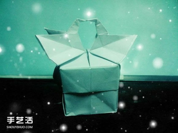 Handmade origami beautiful box illustration with paper crane packaging box folding method