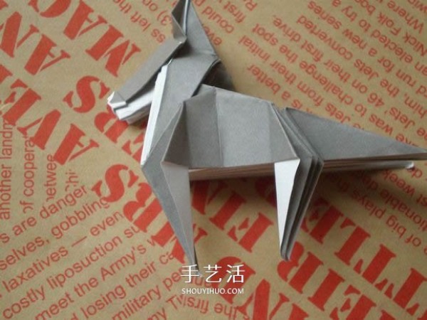 Illustrations of how to fold a cute puppy. Step-by-step pictures of origami puppies.