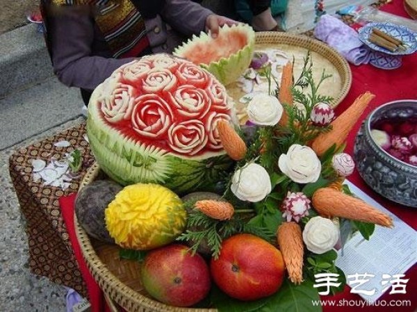 Exquisite peony watermelon carvings