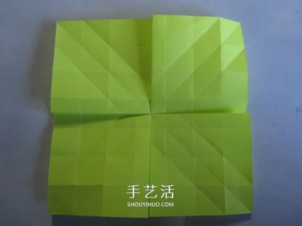 The origami illustration of the original paper rose is very detailed